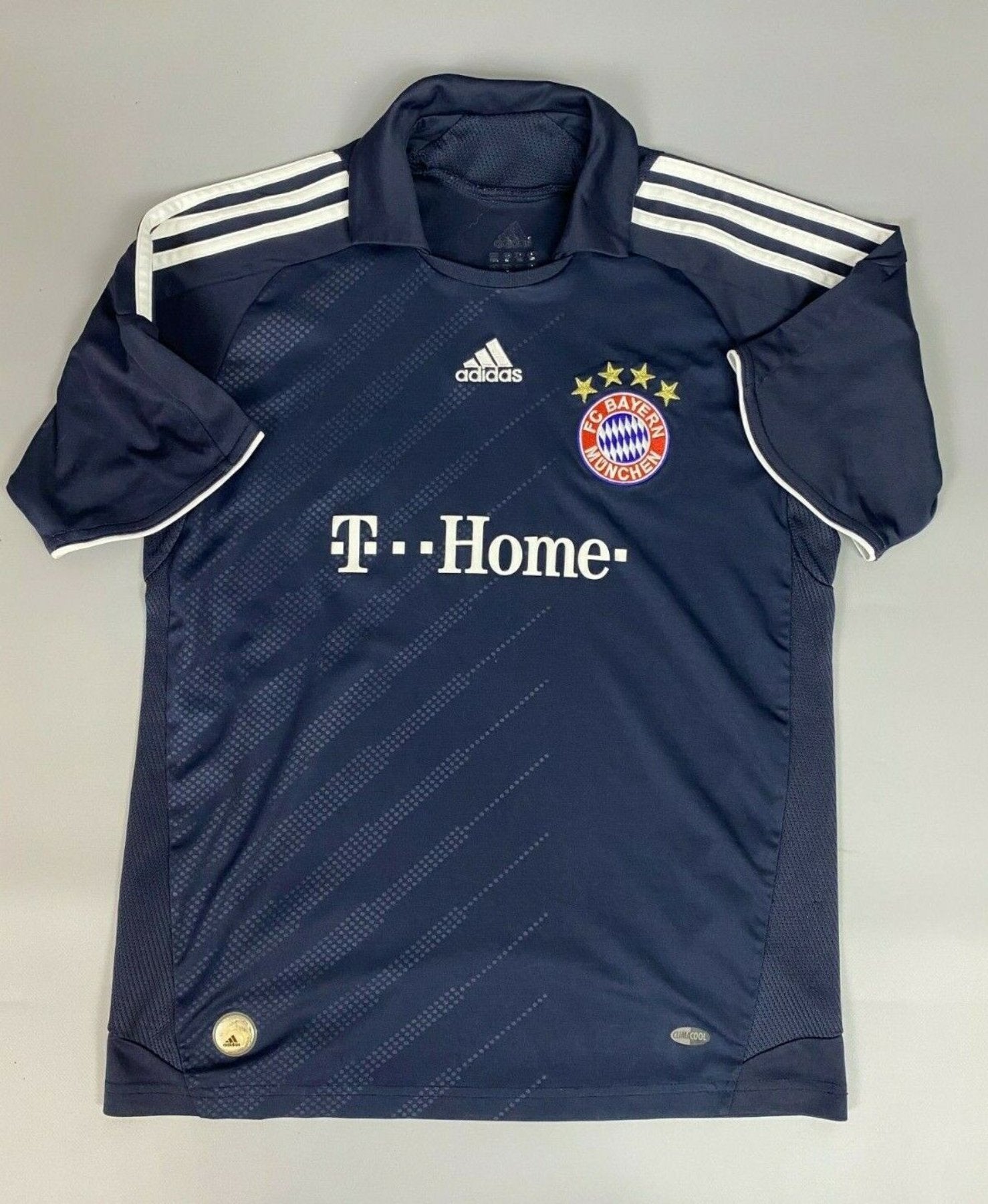Bayern Munchen 2009/10 jersey – legends football shirts