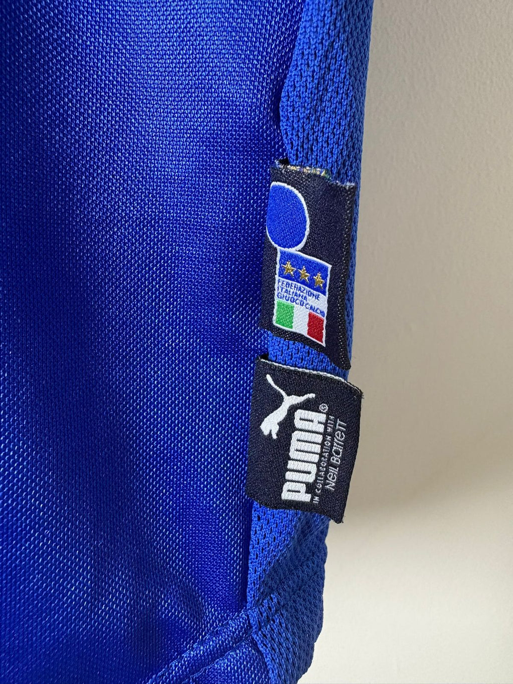 Italy 2004 Home jersey