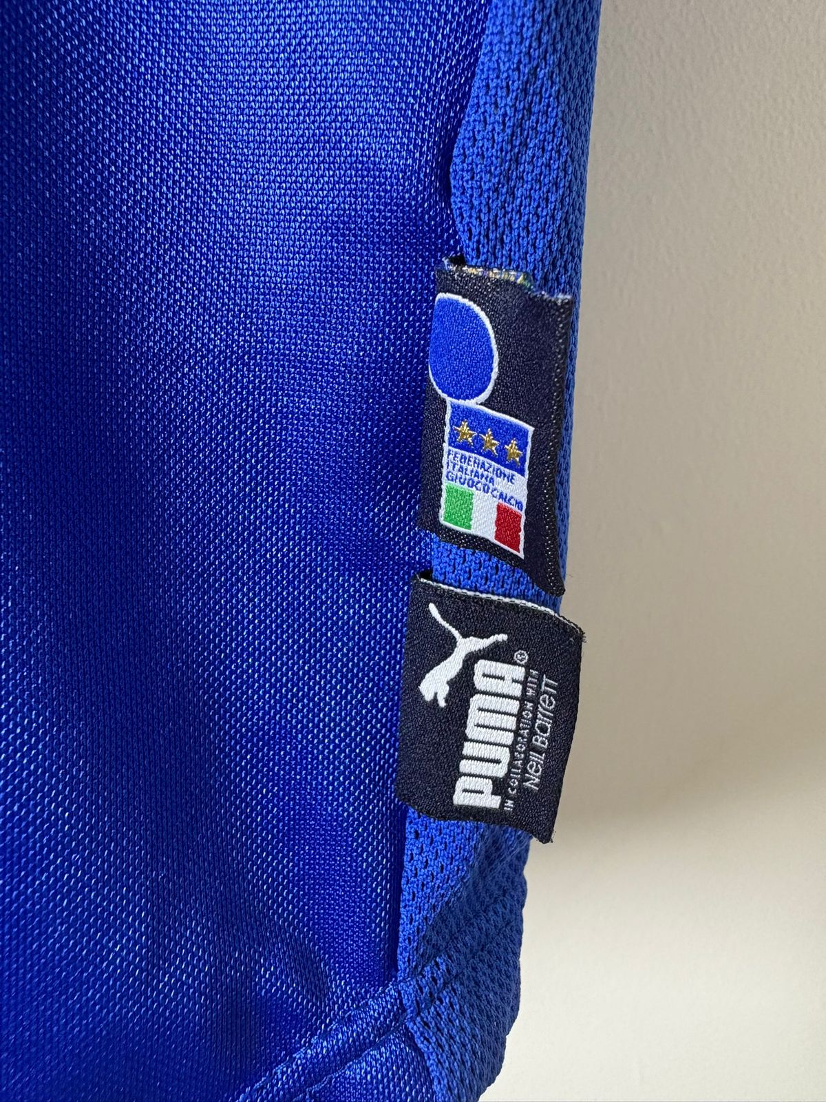 Italy 2004 Home jersey