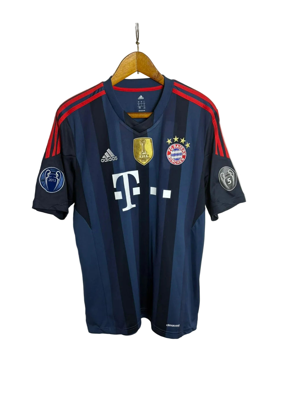 Bayern Munich 2013/2014 Third jersey